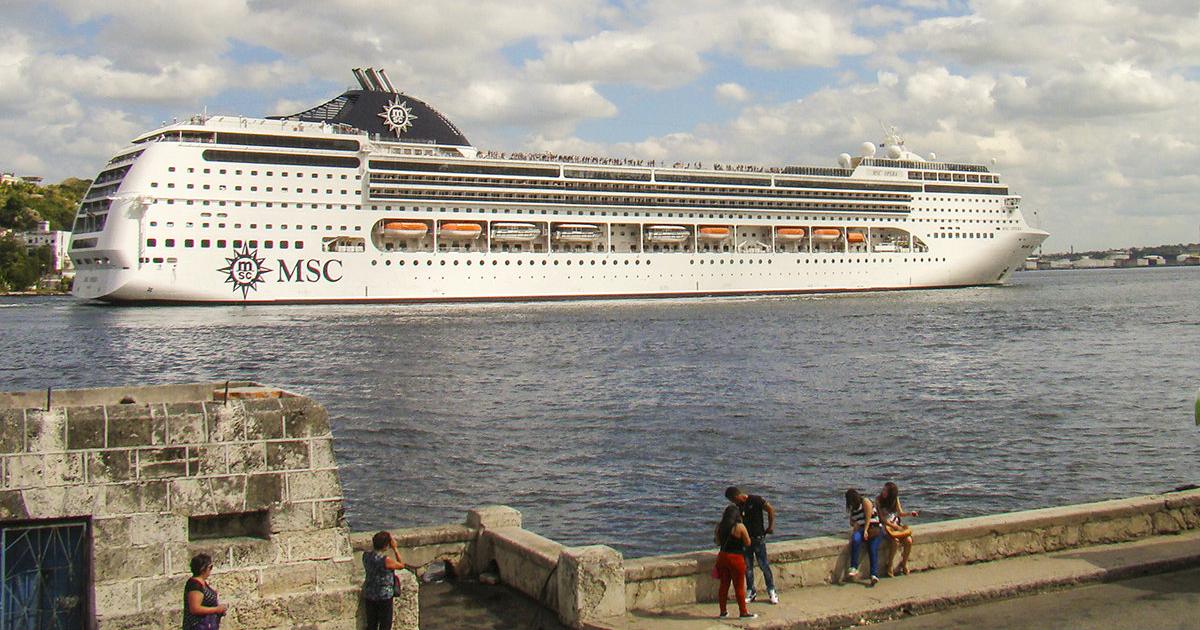 Crucero con turistas estadounidenses llegando a La Habana © CiberCuba