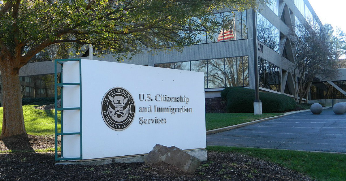 U.S. Citizenship and Immigration Service © Wikipedia