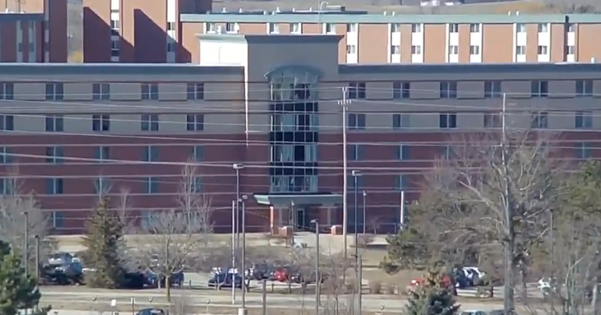 Vista exterior de la Universidad Central de Michigan © CBS News