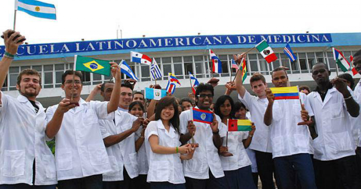Alumnos de la Escuela Latinoamericana de Medicina en una imagen de archivo © Wikimedia Commons