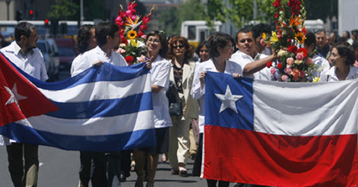 Medicos cubanos en Chile © Resumen Latinoamericano