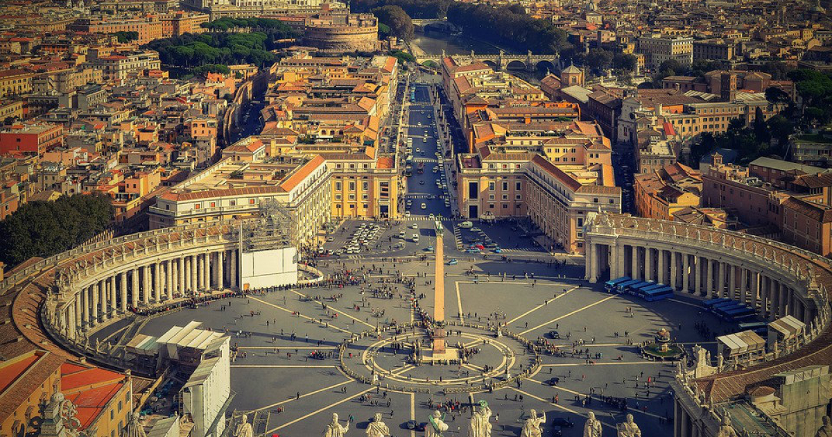 Vista aérea de la Plaza San Pedro en Roma © Pixabay