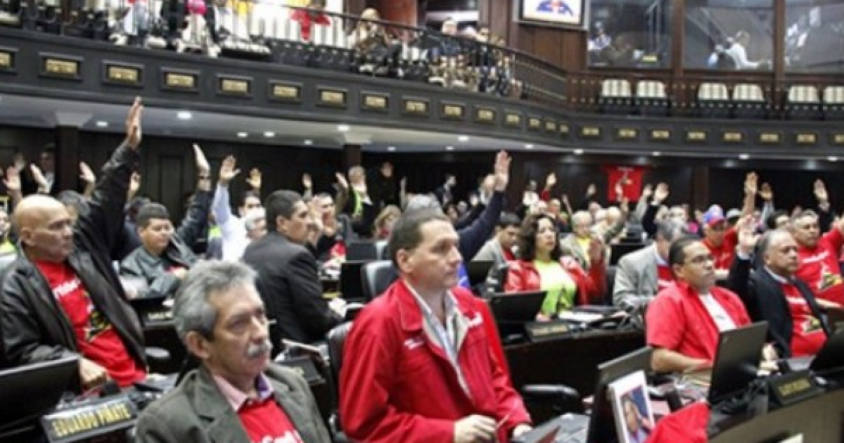 Diputados venezolanos durante una votación en la Asamblea Nacional © La Radio del Sur