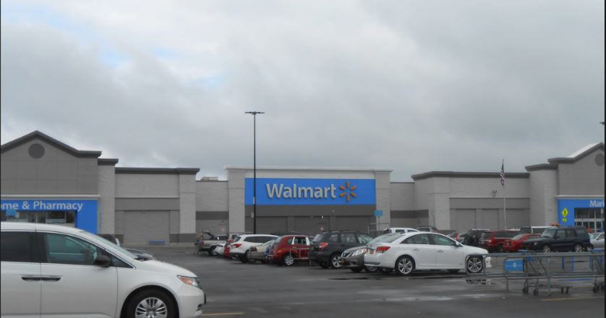 Walmart © Wikimedia Commons