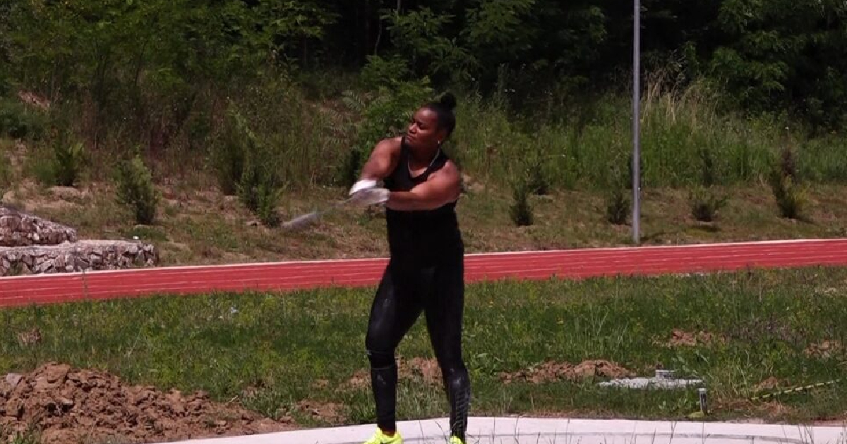 Yipsi Moreno sorprende al mundo del atletismo con doblete dorado en Albania