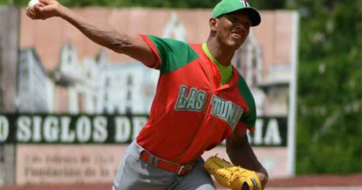 El lanzador Yoelkis Cruz durante una sesión de entrenamiento en Cuba. © Cubadebate